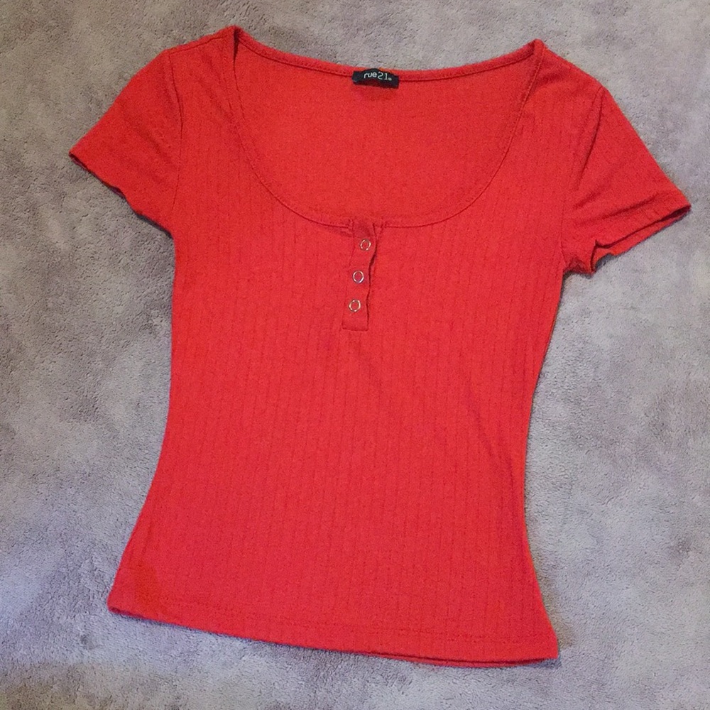 🔥4/20! Rue 21 red shirt
